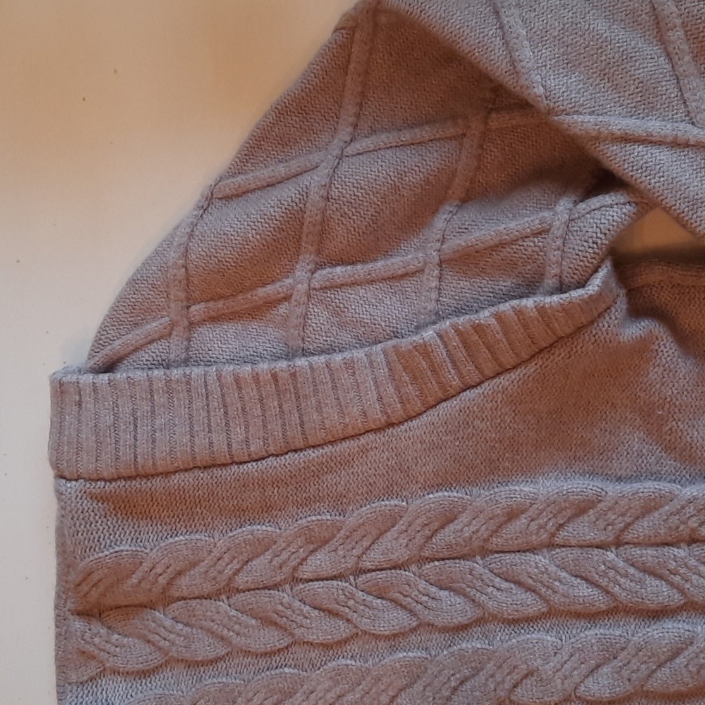 Raya Ruffle Shoulder Sweater - Picture 4 of 6